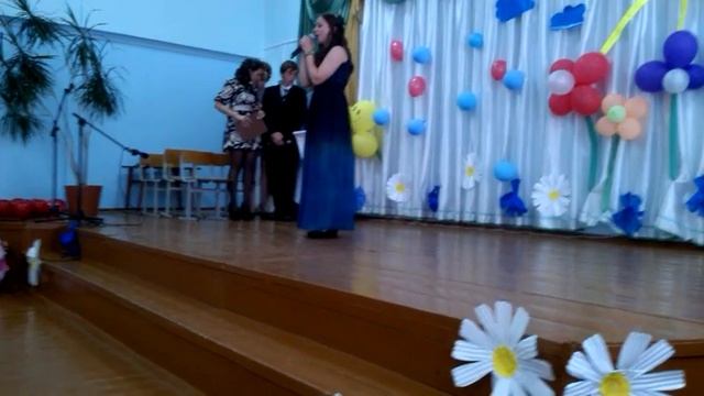 Девушка красива поёт песню " rolling in the deep " смотреть онлайн