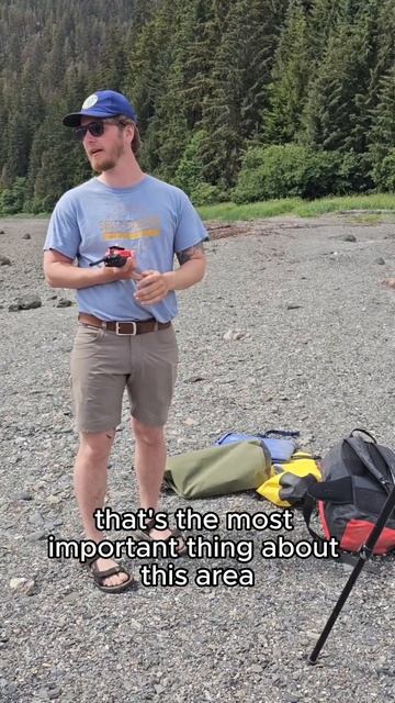 Exploring the fortress of brown bears on Admiralty Island. A wildlife spectacle awaits! 🐻🏰 смотреть онлайн