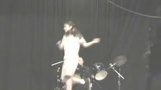 The Airheads-Haven Idol смотреть онлайн