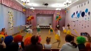 Танец с лентами " Листопад, листопад "