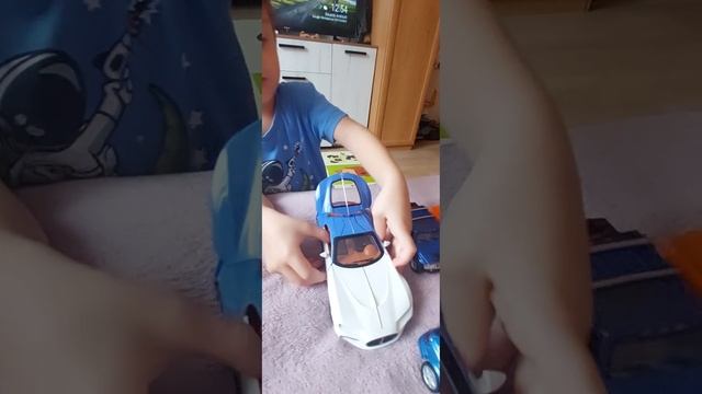 Савва рассказывает про свои машинки смотреть онлайн