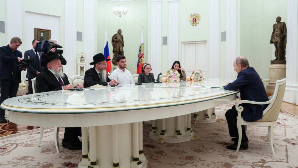 Путин отметил роль палестинского народа в освобождении Труфанова