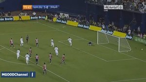 Криштиану Роналду, исполняя пенальти, порвал сетку!