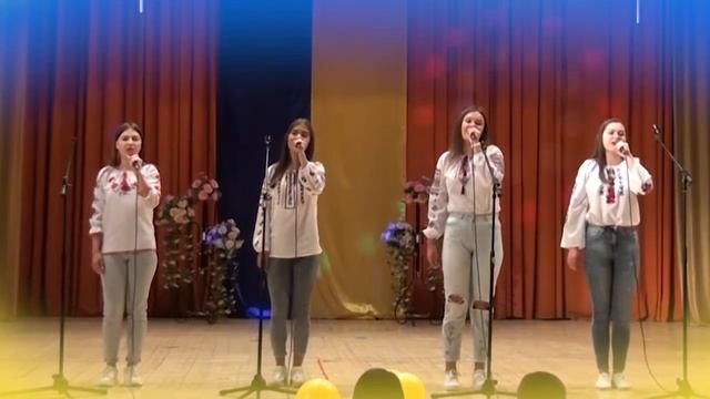 Зелен клен - співають "Дзвоники" смотреть онлайн