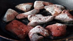 Печень тушеная с локвой в сливках