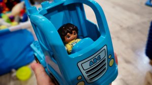 играем в машинку из лего