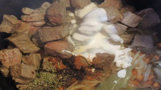 Говядина с черносливом в мультиварке