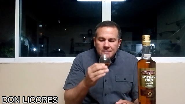UN SOLO DE: Ron Añejo 5 Botran Oro (Sistema Solera)... un ron que se madura  por encima de las nube смотреть онлайн