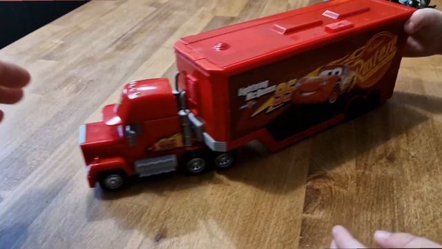 Распаковка Mack из м/ф Тачки смотреть онлайн