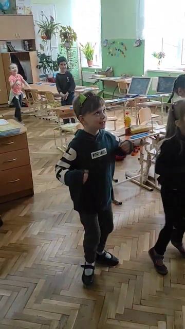 #школа#перемена#танцы#дети#лицей#львов#львів#діти#ліцей#перерва#розваги#відпочинок#класс#україна смотреть онлайн