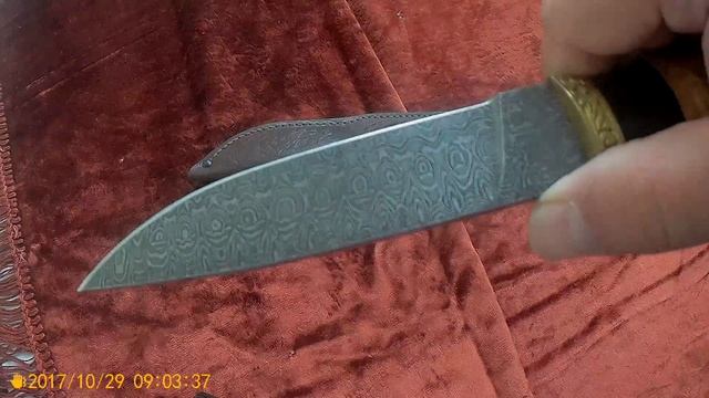 Нож "Клык" (нарезной дамаск, черный граб, сувель березы) смотреть онлайн