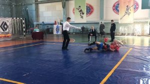 Ушу Киверский С. 1/4 красный- Рафиев Аким синий Запорожье 10-11 лет 40 кг.