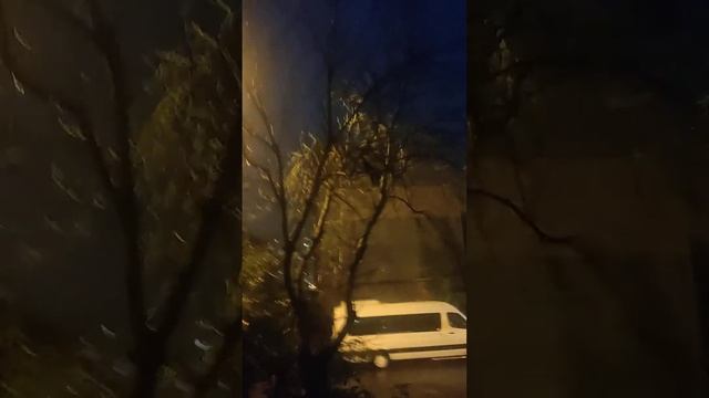 ливень и гроза ночью смотреть онлайн