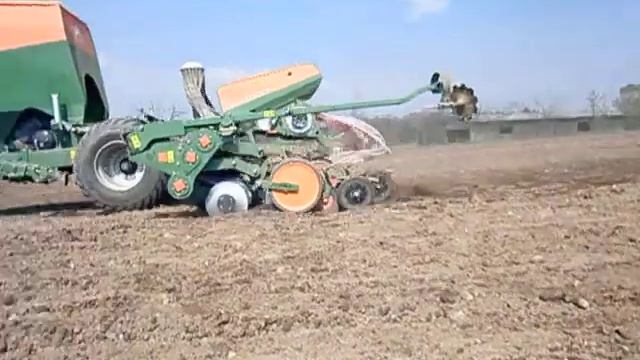 New Holland T7.270 BLUE power + Amazone EDX - 6000-TC смотреть онлайн