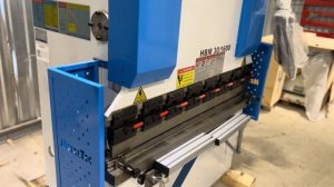 ЛИСТОГИБ ГИДРАВЛИЧЕСКИЙ УСИЛИЕ 30 Т ДЛИНА ГИБА 1600 ММ КОНТРОЛЛЕР Е22 (METALTEC HBM 30/1600)