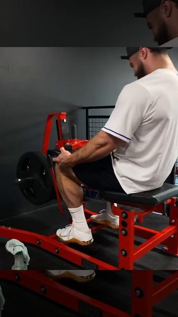 #CBUM #PANTURRILHA #CALVES #SHORTS смотреть онлайн