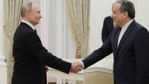 Путин принял в Кремле главу МИД Ирана