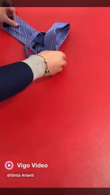 Легкий способ завязать галстук смотреть онлайн