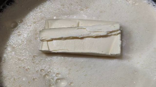 Наполеон с заварным кремом и вареной сгущенкой