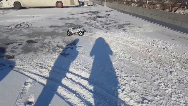 Traxxas XMAXX смотреть онлайн