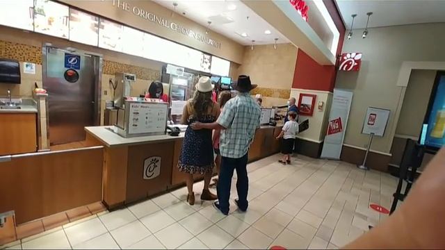 США. МОЛ, люди в МОЛе. Еда в МОЛе. смотреть онлайн