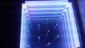 Журнальный стол с эффектом бесконечности.