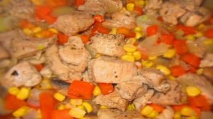 Жареная свинина с сладкой кукурузой