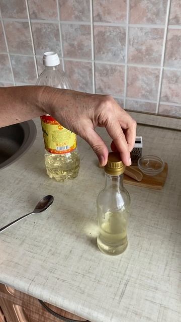 Не выбрасывайте стеклянные бутылочки, они могут пригодится. смотреть онлайн