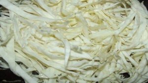 Капуста тушеная с куриными сердечками