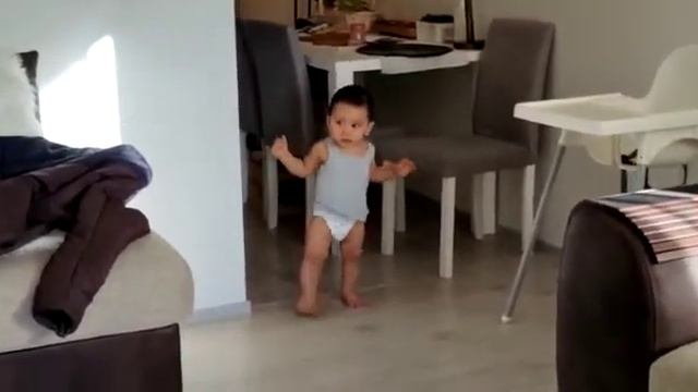29.5.2021 Jash is dancing with Sylheti song😀(Noya Daman)