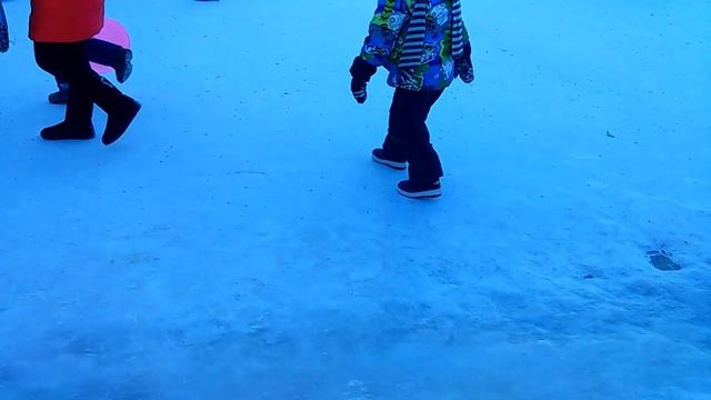 ЛЕДЯНОЙ ГОРОДОК/ЗИМНИЕ ПОКАТУШКИ/КУМЕР БУРГЕР смотреть онлайн