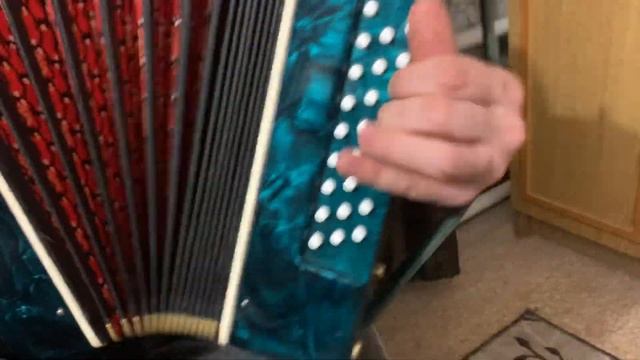 Гармонь Чайка ( Шуя ) трёх головная с регистром. Продажа (Купить) сост отл. Т 89107349227 смотреть онлайн