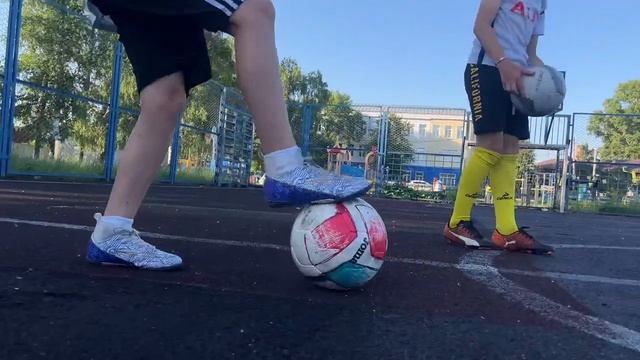 Первая тренировка ДЗЕРЖИНКА. Футбольный фристайл
