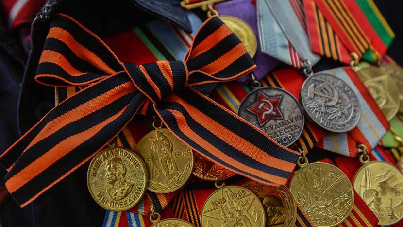 Украина и Евросоюз пытаются задвинуть День Победы. Разбор