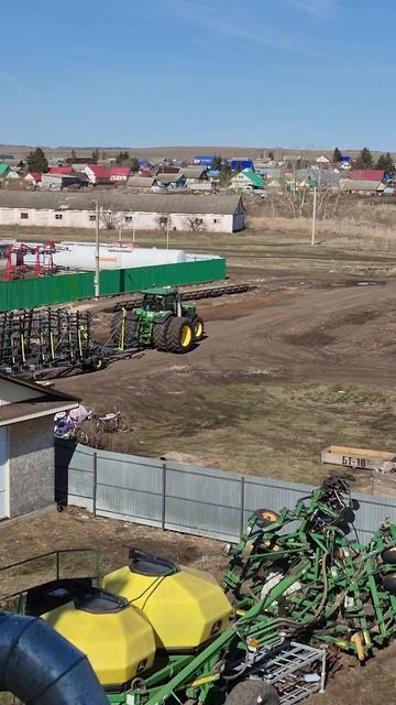 трактор John deere 8430 с бороной Veles смотреть онлайн