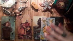 Как подруга относится к вам. таро расклад онлайн