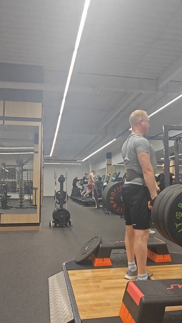 Д2 14.12.23 тяга с плинтов гриф чуть ниже колена 130кг 4подход смотреть онлайн