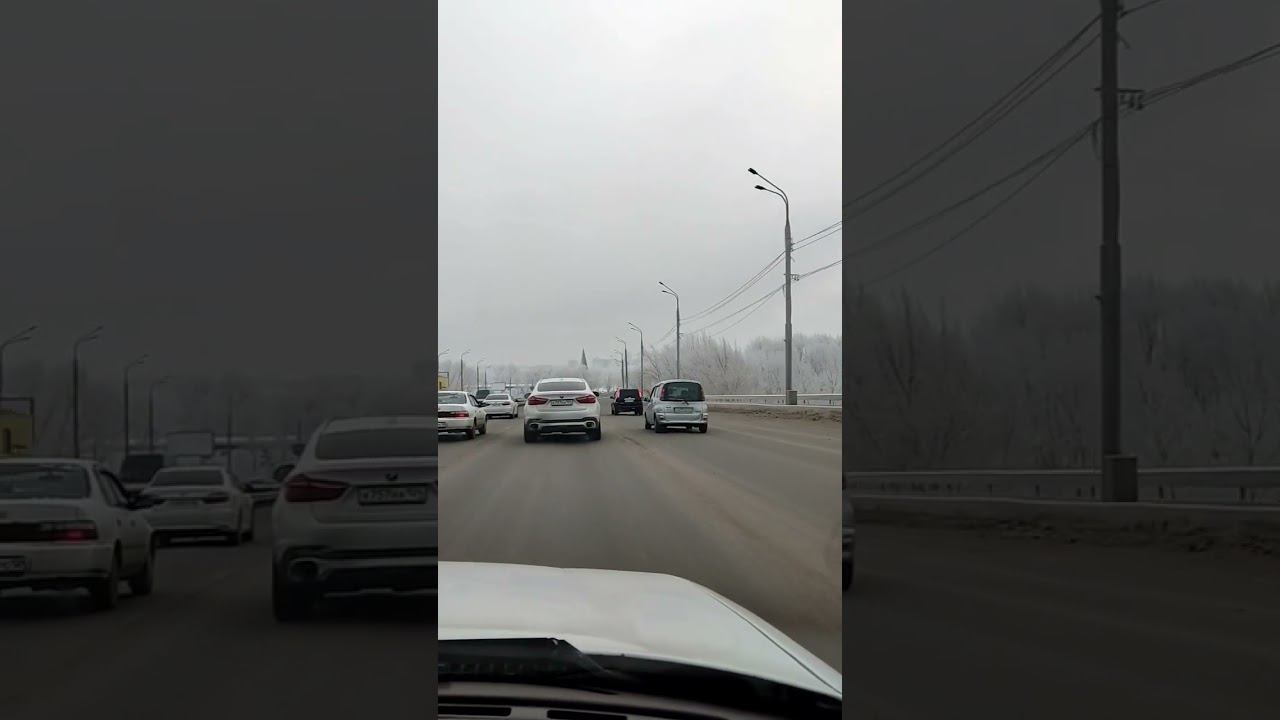 Октябрьский мост .