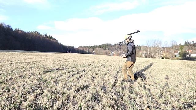 A Helmet That Makes You A B-2 Bomber Pilot смотреть онлайн