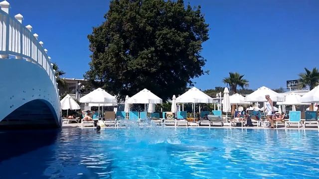 Diamond premium Hotel havuz köprüsü atlama смотреть онлайн