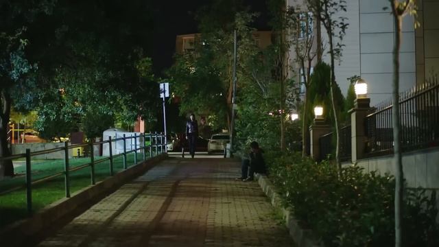 Engin, Ezgi'nin Hayatını Kurtardı - Bana Sevmeyi Anlat 6. Bölüm смотреть онлайн