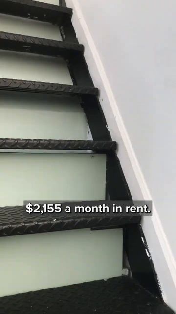 Take a look inside this $2,155/month loft apartment in Brooklyn #Shorts смотреть онлайн