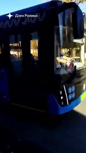 Автобус ЛиАЗ 5292.65.Следует по маршруту 428 (Главный вход ВДНХ-Главный вход ВДНХ).Номер-1322039.