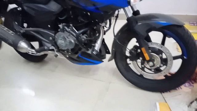 2020 Bajaj Pulsar 180 BS6 / Pulsar 220 BS6 / दौन mein kya Fark Hai / compare video / 2020 / смотреть онлайн