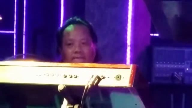 ACDC heart rock band Pattaya Thailand with mr. T on vocals смотреть онлайн