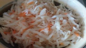 Тушеная квашеная капуста с копчеными ребрышками