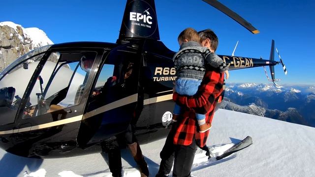 MOUNTAIN TOP FAMILY SELFIE смотреть онлайн