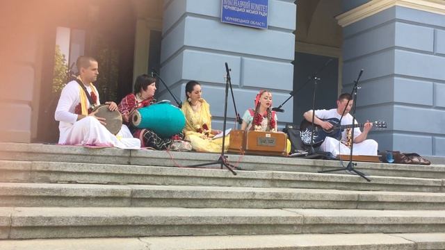 सुन्दर भजन Ukraine भक्तों द्वारा 😇 Hari He Doyala Mora 😇 Vaishnav Bhajan смотреть онлайн