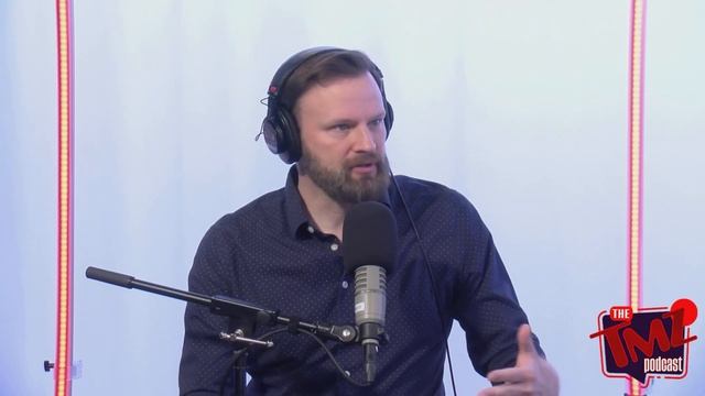 Queen Elizabeth's Health Concerns, Royal Family Rushes to Her Side | The TMZ Podcast смотреть онлайн