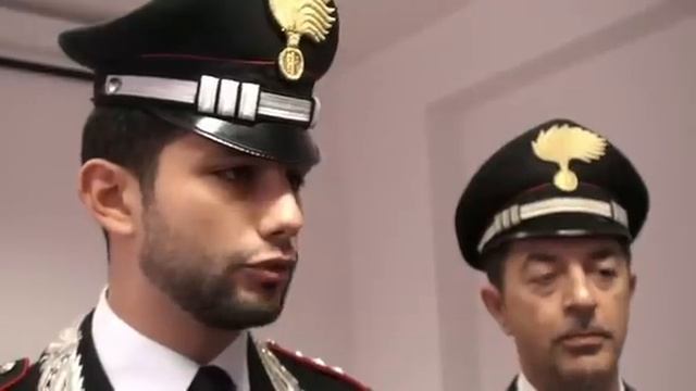 Madre e figlia ladre di gioielli latitanti: sorprese e arrestate mentre erano al cimitero смотреть онлайн